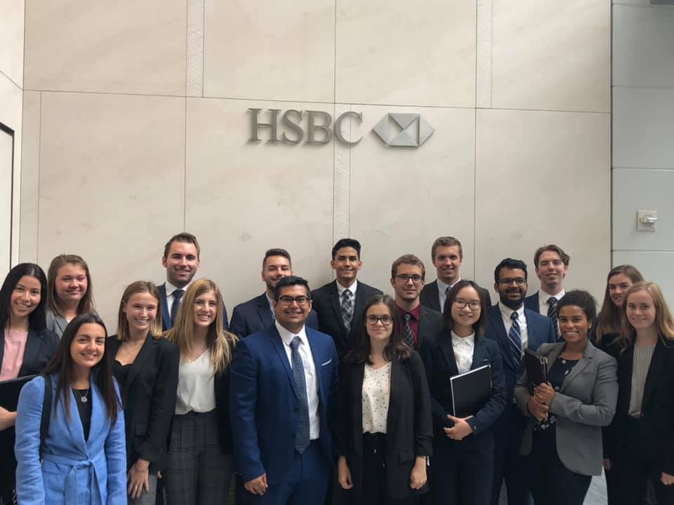 Krannert Students pose for a photo outside HSBC Bank in New York