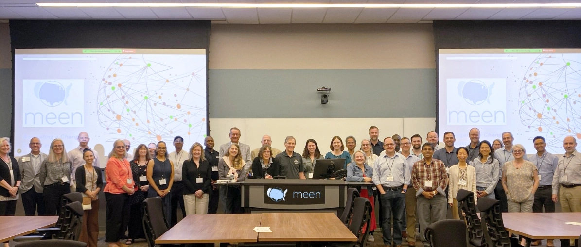 Large group at MEEN conference