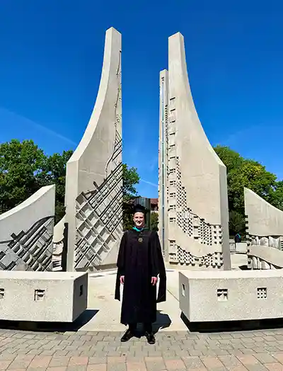 Scott at the fountain