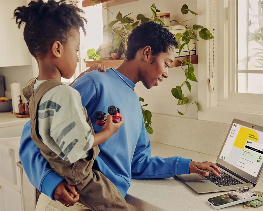 A customer using EarnIn (photo courtesy EarnIn)