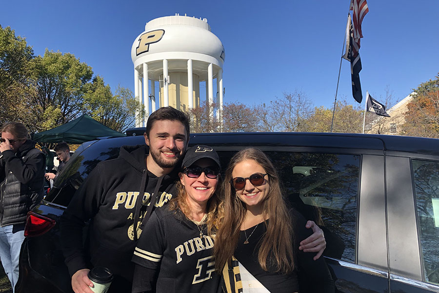 Jessica (right) with her family