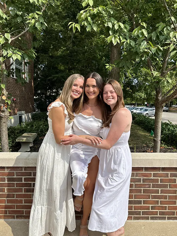 Bella (right) with friends at Delta Gamma